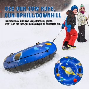 Зима на открито играчки родител-дете сгъстено студено устойчиво пространство надуваема снежна тръба