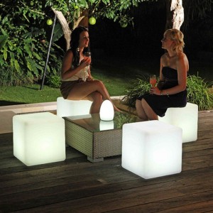 LED LUMINIONE Cube Light Creative Outdoor Waterpon Stool KTV Square Bar Bar Stool Концерт за разположение на атмосферата