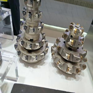 Бързо напред тежка режеща резачка с висока скорост за захранване с фреза за захранване в края на мелницата