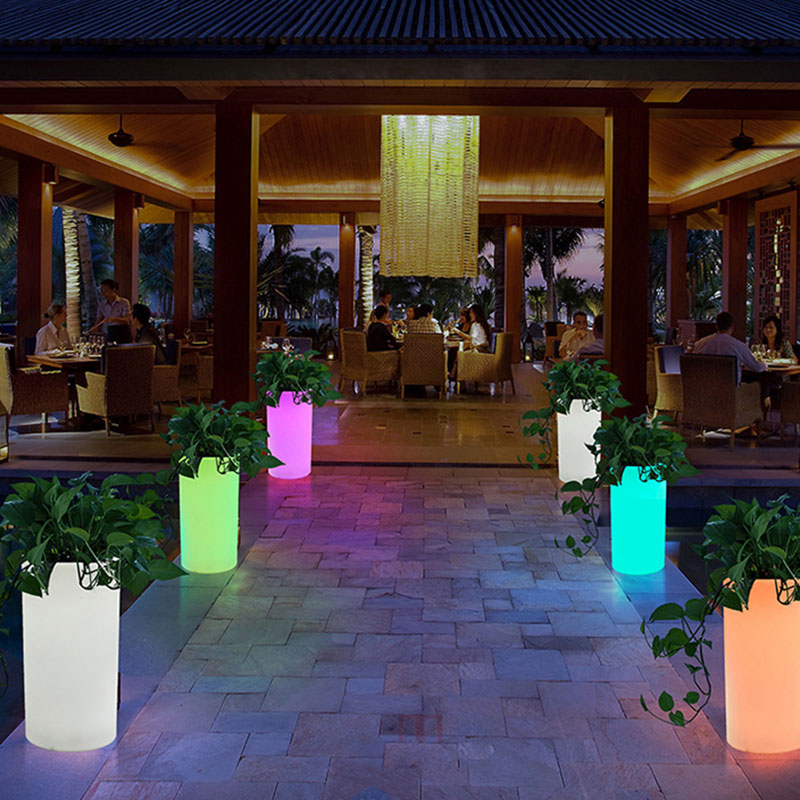 Външна градина LED осветени саксии за цветя, RGB цвят Промяна на пластмасови светодиоди осветени саксии за цветя за сватба, парти за събитие, хотел, церемония по откриване на търговски център (водоустойчив IP68)