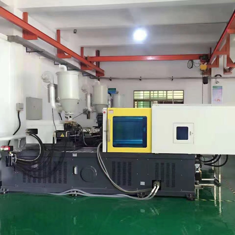 Компанията има нова, високоточна машина за леене на инжектиране за калъфи за мобилни телефони