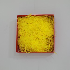 Жълто пълнене на раздробена хартия