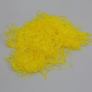 Жълто пълнене на раздробена хартия