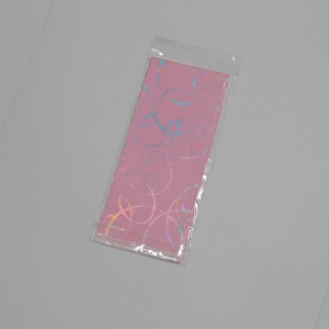 Много оцветена тъкан хартия за занаятчийски проекти, декориране или потребности от подаръци за подарък