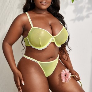 Контраст мини дантелени тапицерии под ниско бельо на бельо