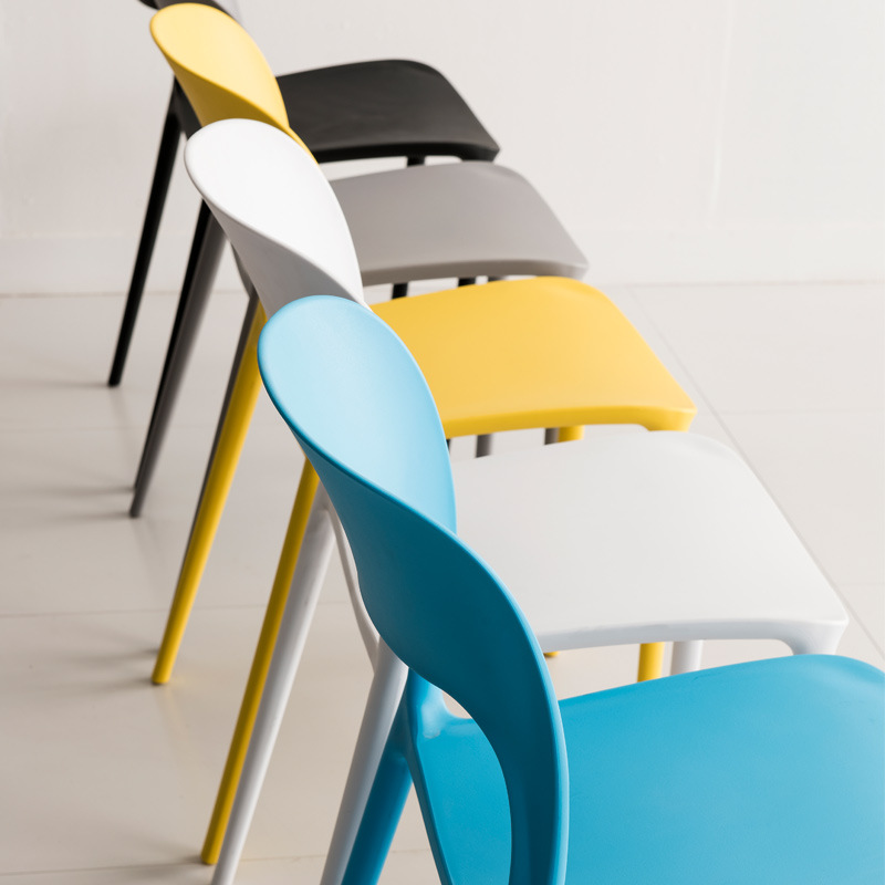 Модерни висококачествени цветни пластмасови столове Висок гръб Рустикови бели пластмасови градински столове за ресторанти