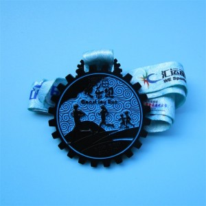 Награден маратон, управляващ персонализиран медал за метален спорт