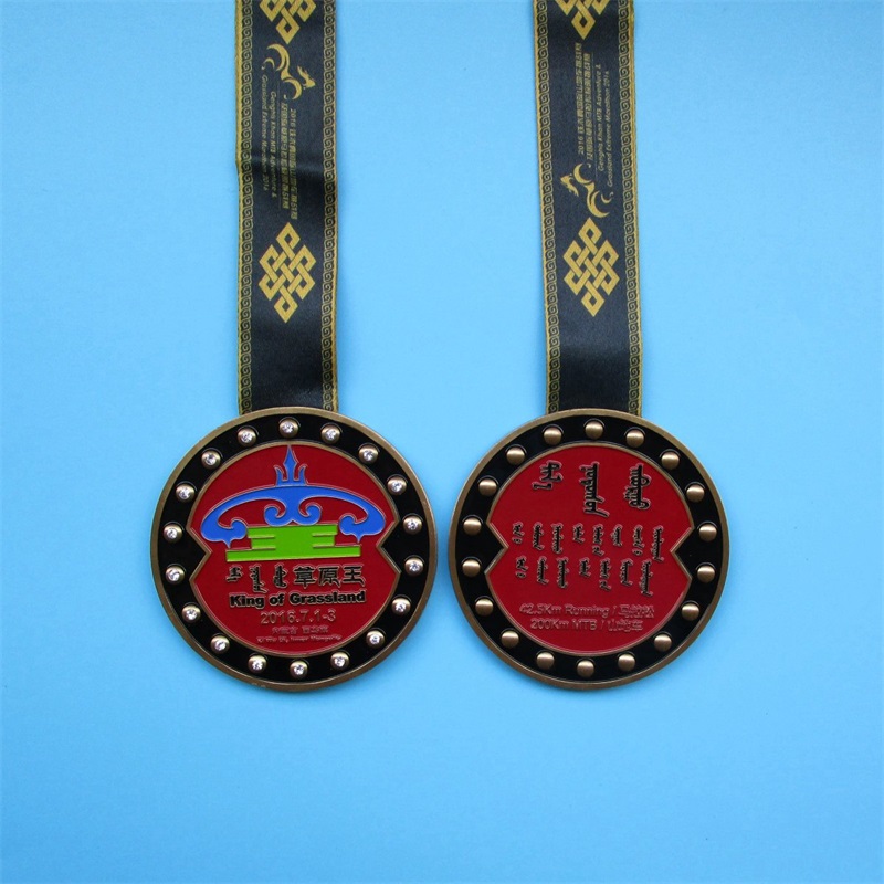 Награди златен медал Цветна емайлирана медальонна висулка