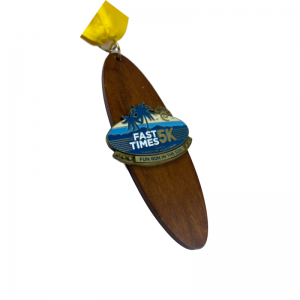 Персонализиран дървен медал Дървен маратон медал с лазерно гравирано лого