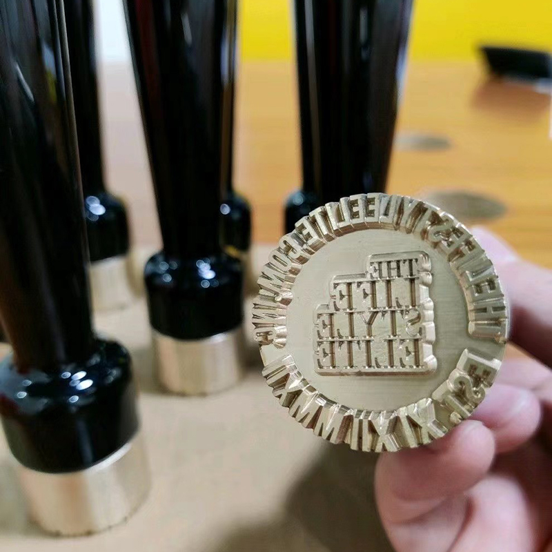 Дървена дръжка месингова ледена уплътнение с помощта на струг CNC&фреза обработка
