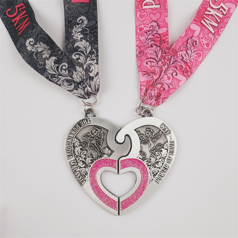 Прекрасен сърдечен дизайн Die Cast Color 3D емайлиран медали персонализирани отпечатани медални стикери