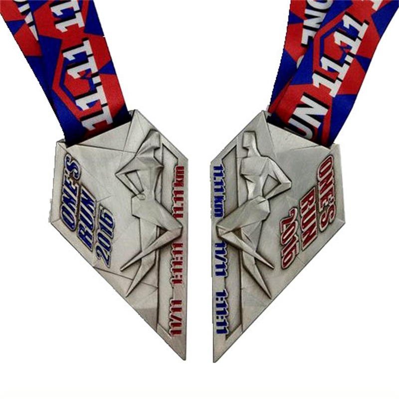 Прекрасен сърдечен дизайн Die Cast Color 3D емайлиран медали персонализирани отпечатани медални стикери
