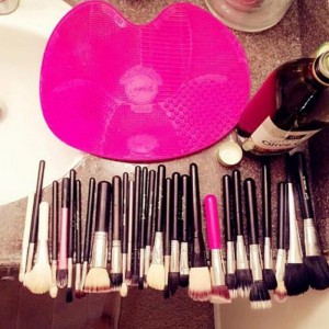 Силиконова козметична четка почистваща подложка Преносим инструмент за почистване с смукателна чаша козметичен инструмент за п...