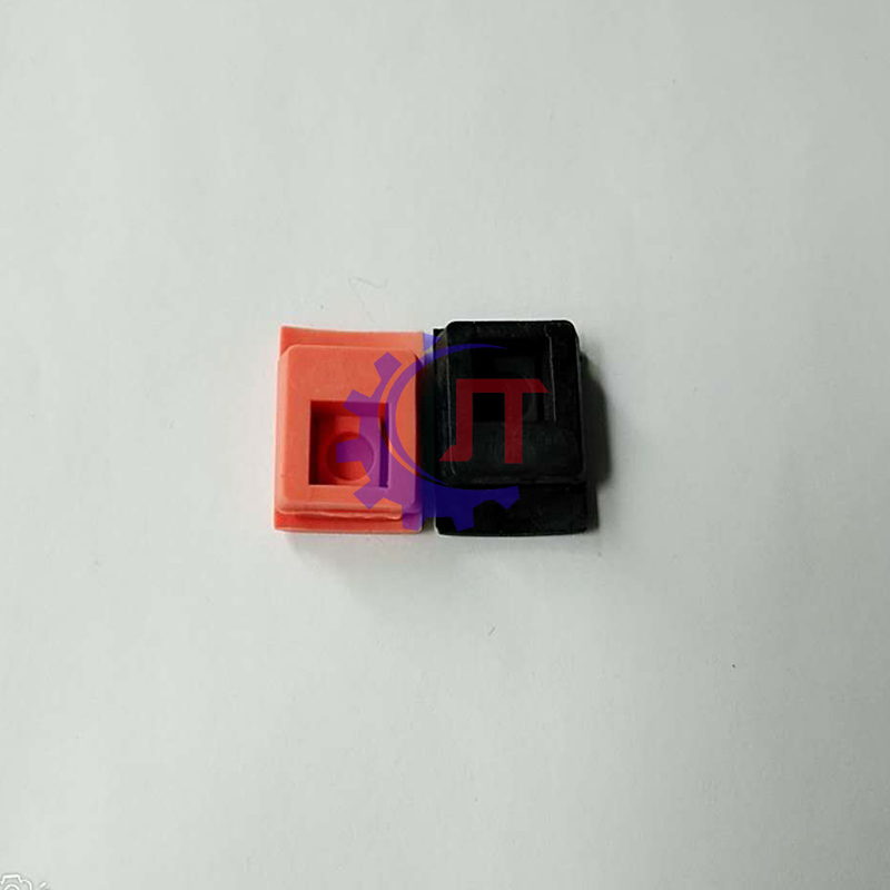 200000893 Комплект PROT.HOLTER CUNBER за ABB Motor Brush Red and Black L20 X W15 X H8 mm