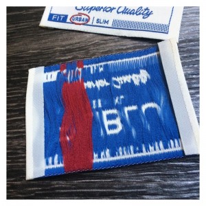 Етикетът с дрехи по поръчка, ръчно изработен марка за тъкани с текстил