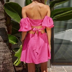 Рокля от изрязване на бутер ръкав с един рамо