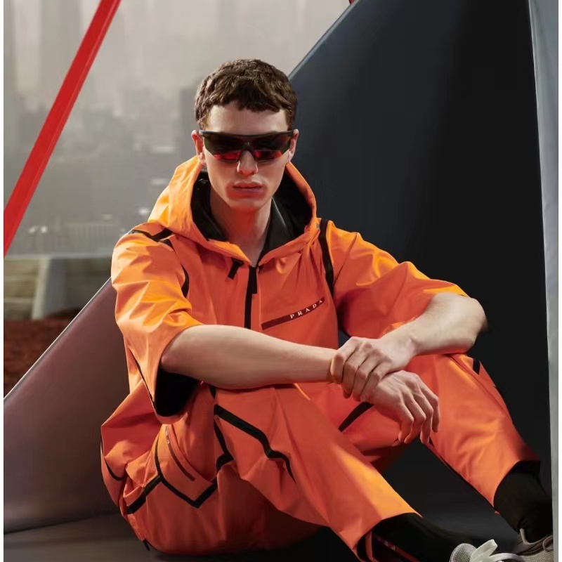 Prada/technology Fiber Clothing/fluorescent Color Awarning/readyMade Clothing