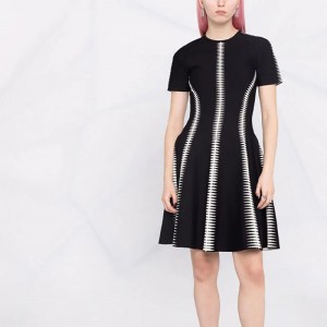 2022 Персонализирана OEM&ODM Женска пуловерна рокля плетена луксозна жена пуловерна рокля