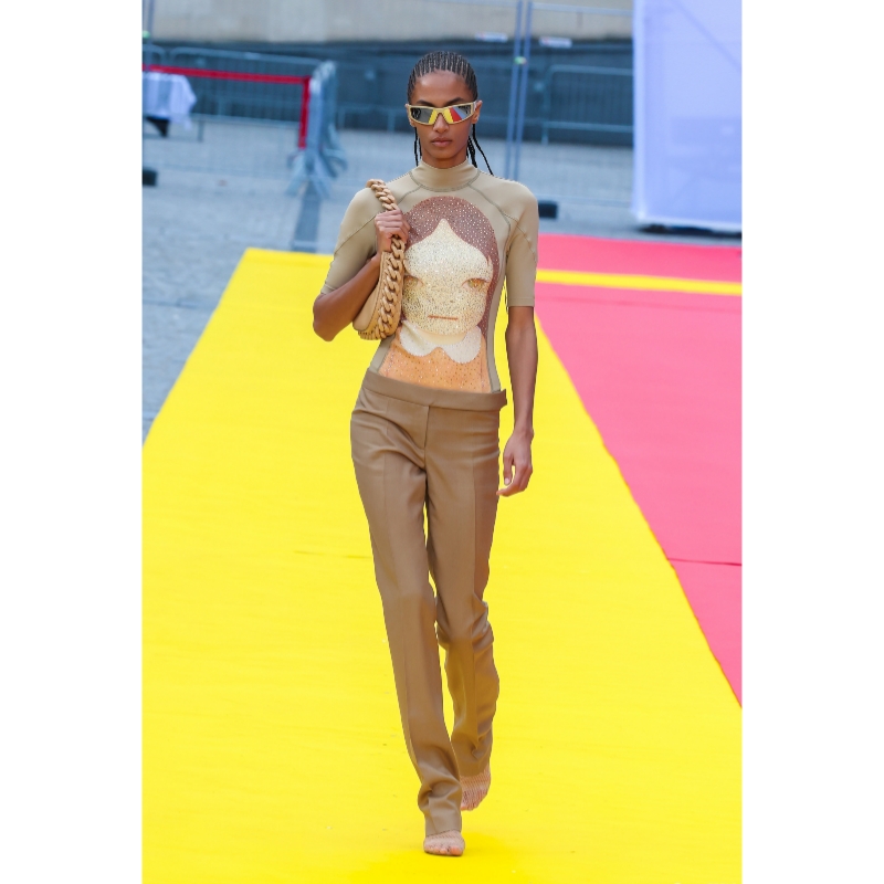 Stella mccartney/yoshitomonara/capsule колекция/rebellious spirit/cartoon изображение