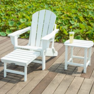 Дворски столове, изработени от HDPE