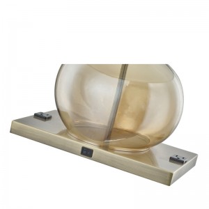 Посолство Suites Hotel Amber Glass Lamp с лампа с/off Rocker Switch, два удобни търговски обекта в хотелската стая