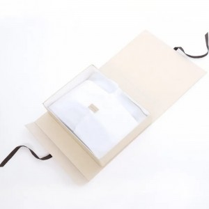 Персонализирана подаръчна кутия за книга