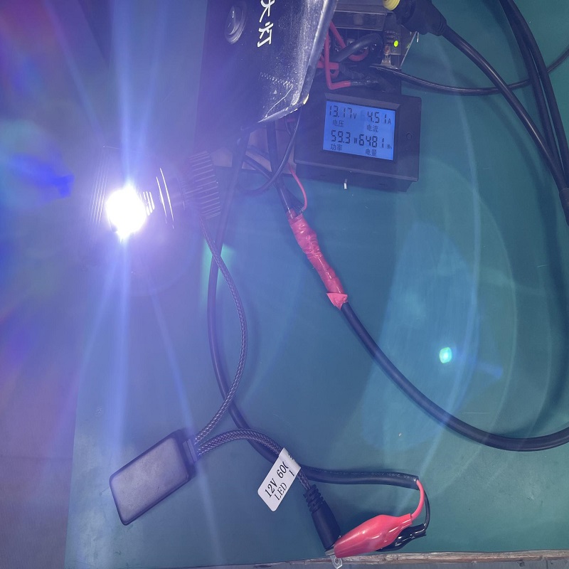 M68 LED крушки за фарове