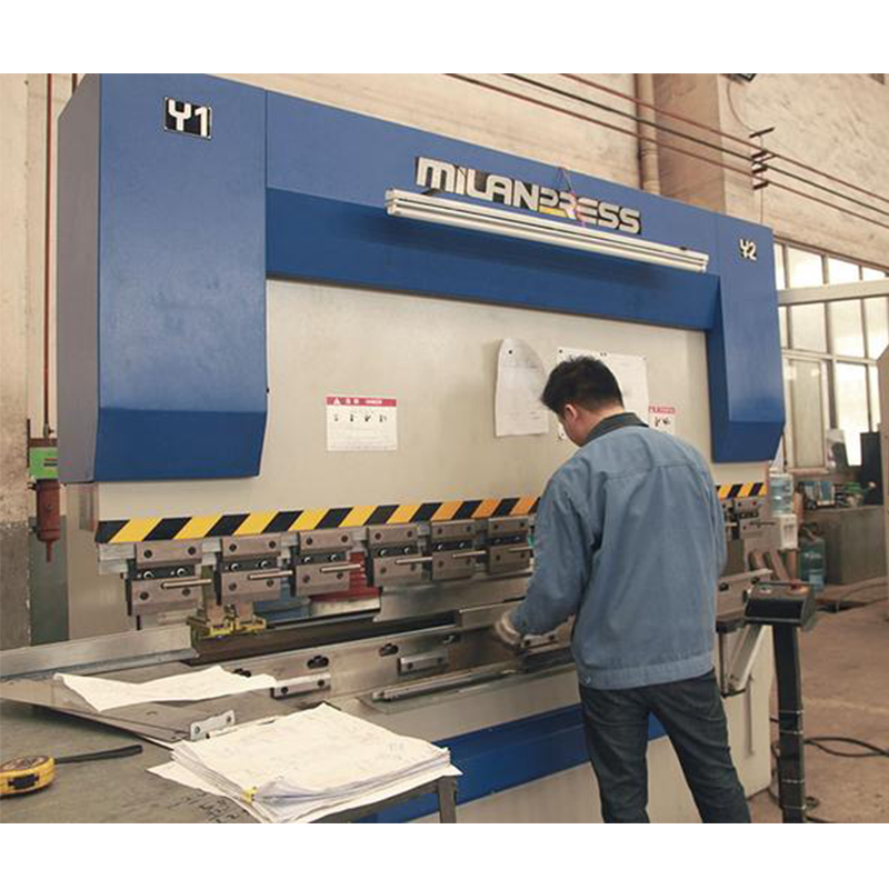 Защо огъването на ламарина се счита за едно от най -простите, но най -предизвикателни умения за овладяване?