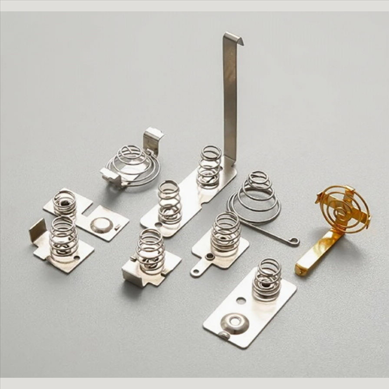 Метални щамповани части Медна стомана Електрическа Електрическа Електронна Контактна батерия контактен шрапнел