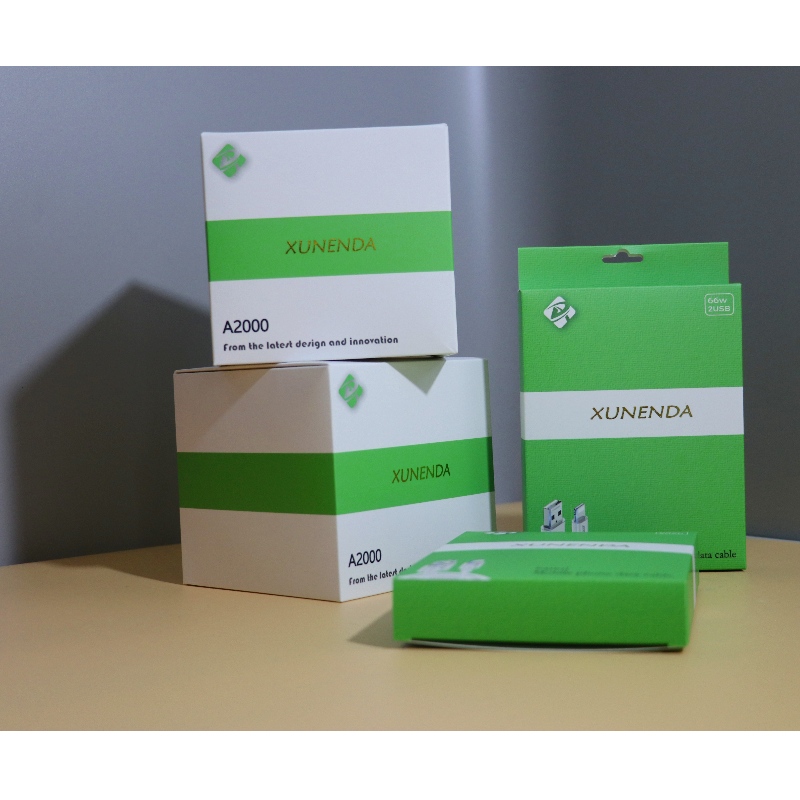 Опаковъчна кутия за зарядно устройство и кабел за зареждане