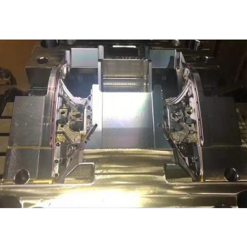 Калъп за автомобилни светлини