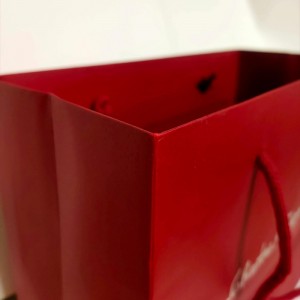 Яркочервена луксозна крафт чанта