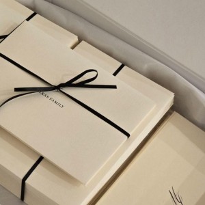 Луксозен минималистичен триъгълник