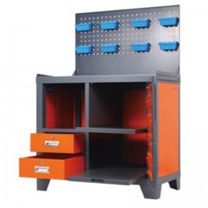 Лампа  -шкаф за стилни инструменти