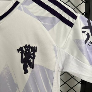 25/26 деца m-U далеч размер: 16-28