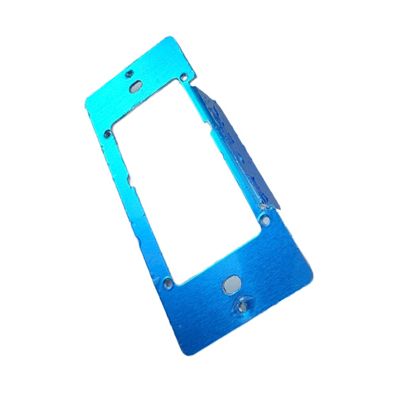 Метална скоба за електронни устройства